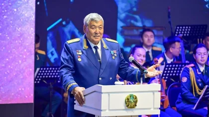 «Бес автокөлік тігіледі»: Тоқаев Тоқтар Әубәкіровты мерейтойымен құттықтады