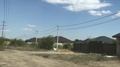 Салықты алады, ал жол қайда?»: Ақтөбедегі «Сарбаз» тұрғындары әкімдіктің әрекетсіздігіне наразы