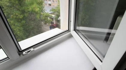 Қостанай облысында 71 жастағы әйел төртінші қабаттан құлап, қаза тапты