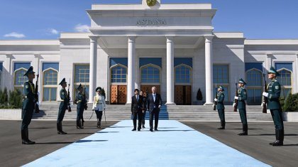 Тоқаев  Лаос Президентін елорда әуежайынан шығарып салды