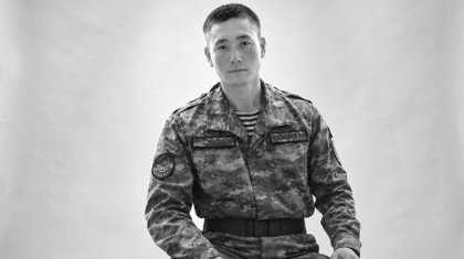 «Жуас мінезді, ақкөңіл, тәрбиелі еді»: Маңғыстауда қаза тапқан сарбаз туралы ұстазы естелік айтты