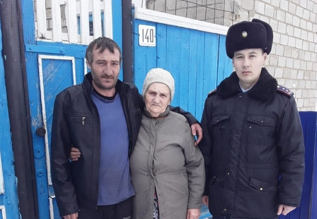 Сельчанин заблудился в Павлодарской области, полицейский нашел его изможденным