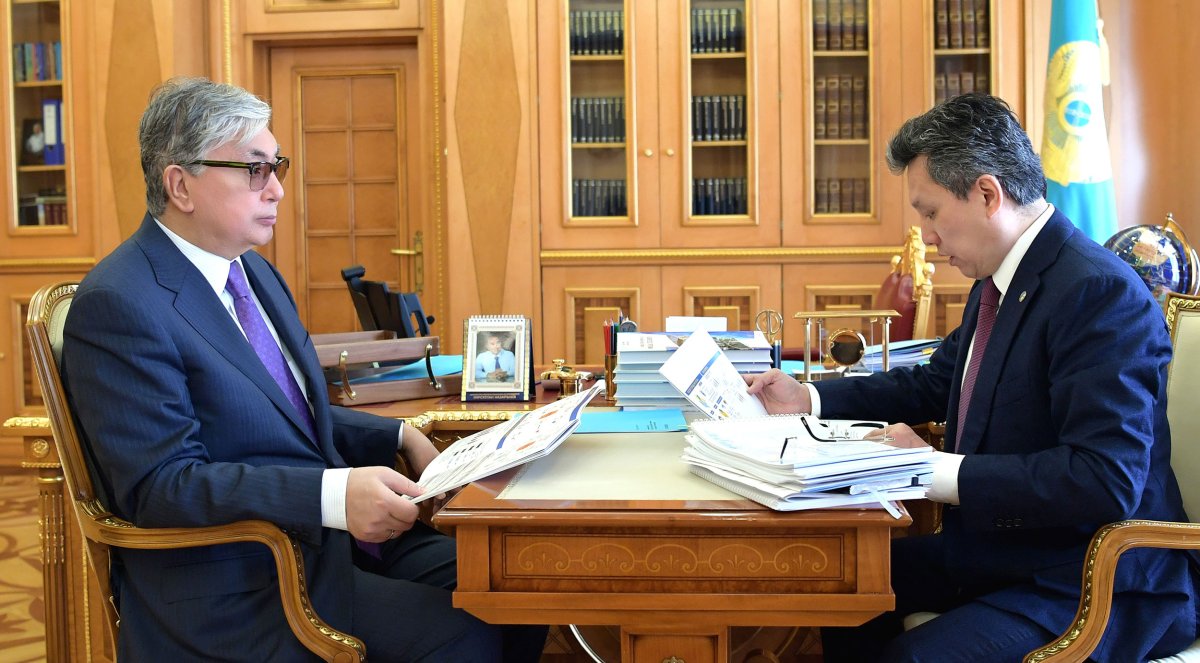 Президент Тоқаев пен Бақыт Сұлтанов көпбалалы отбасыларға баспана беруді талқылады