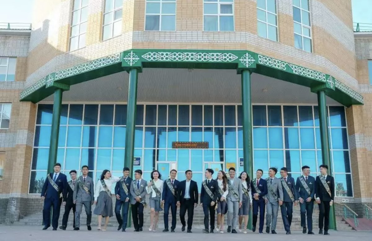 ФОТО: Қ.Сәтбаев орта мектеп-лицейінің әкімшілігі