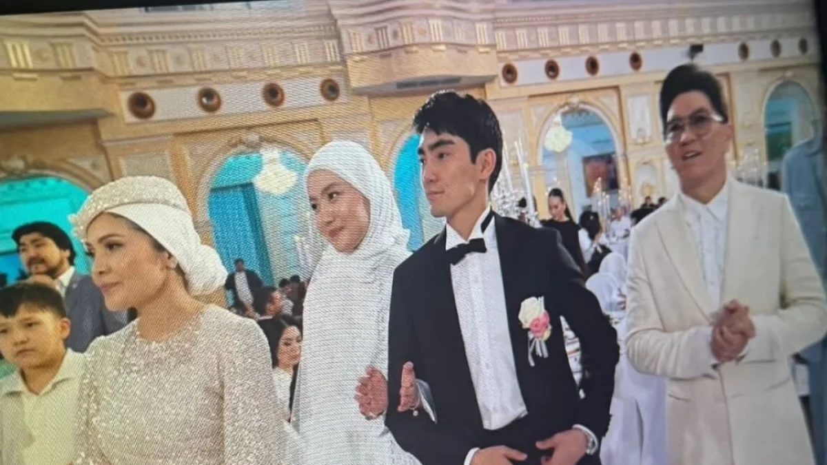 Порно ұлы трахает сексуалды мама