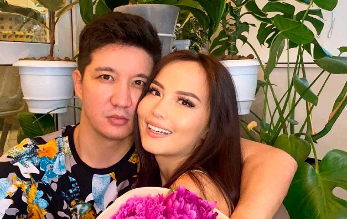 Тойдағы келіндерді алдау (аударылған) Олар келіп, әйелін сиқтырды