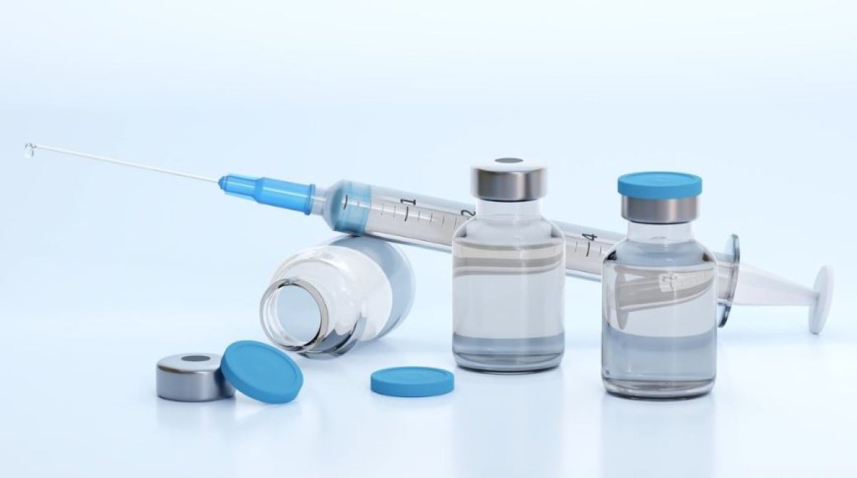 «Сәбилерге арзан вакцина салады»: Министрлік мәлімдеме жасады